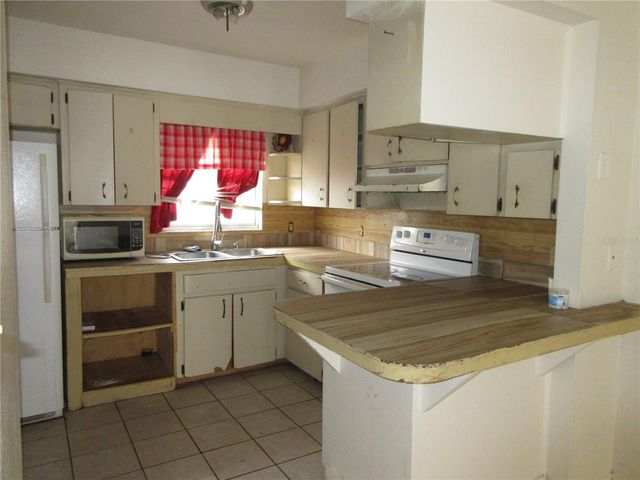 1050 CAPTIVA POINT, Lakeland, FL 33801