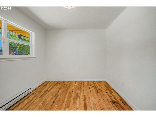 1315 N LOCUST St, Canby, OR 97013