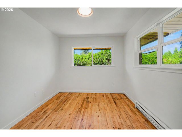 1315 N LOCUST St, Canby, OR 97013