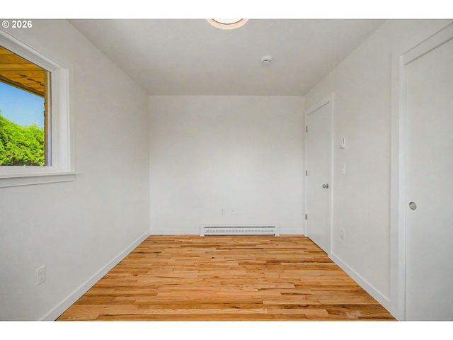 1315 N LOCUST St, Canby, OR 97013