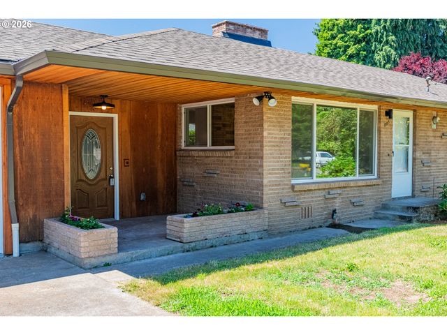 1315 N LOCUST St, Canby, OR 97013