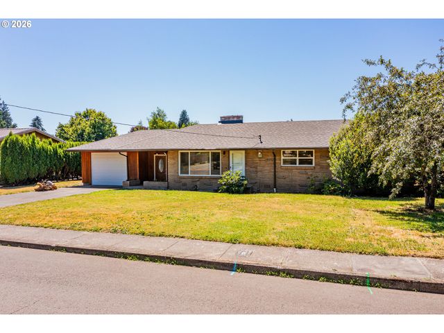 1315 N LOCUST St, Canby, OR 97013