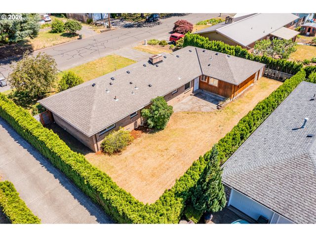 1315 N LOCUST St, Canby, OR 97013