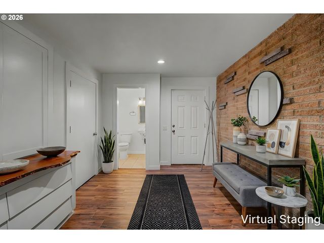 1315 N LOCUST St, Canby, OR 97013