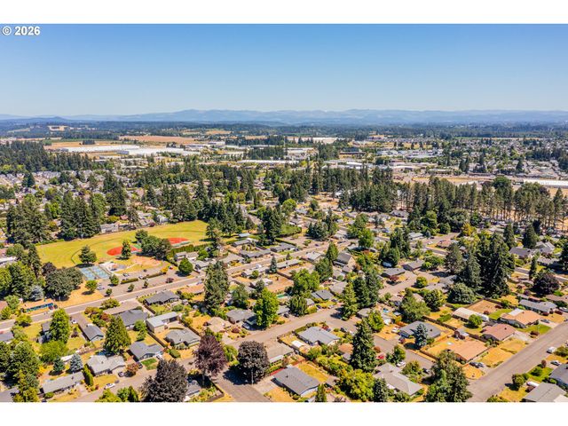 1315 N LOCUST St, Canby, OR 97013