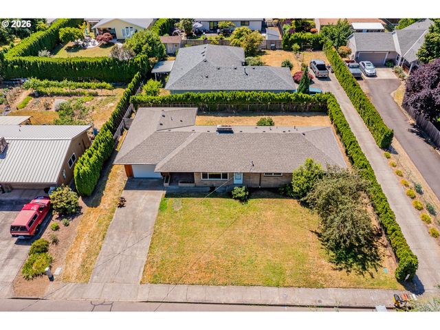 1315 N LOCUST St, Canby, OR 97013