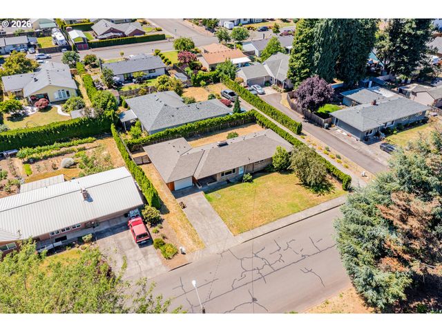1315 N LOCUST St, Canby, OR 97013