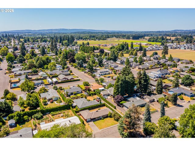 1315 N LOCUST St, Canby, OR 97013