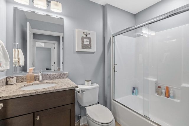 3001 Graydon AVENUE, East Troy, WI 53120