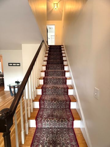 63 Linden St 1, Wellesley, MA 02482