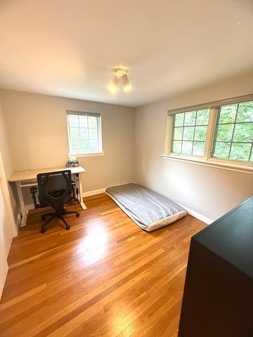 63 Linden St 1, Wellesley, MA 02482