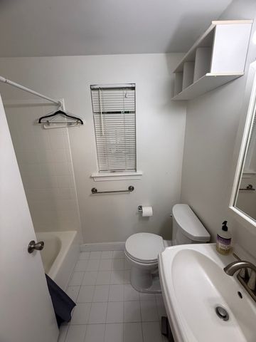 63 Linden St 1, Wellesley, MA 02482