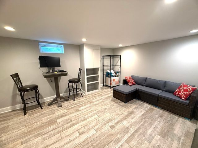 63 Linden St 1, Wellesley, MA 02482