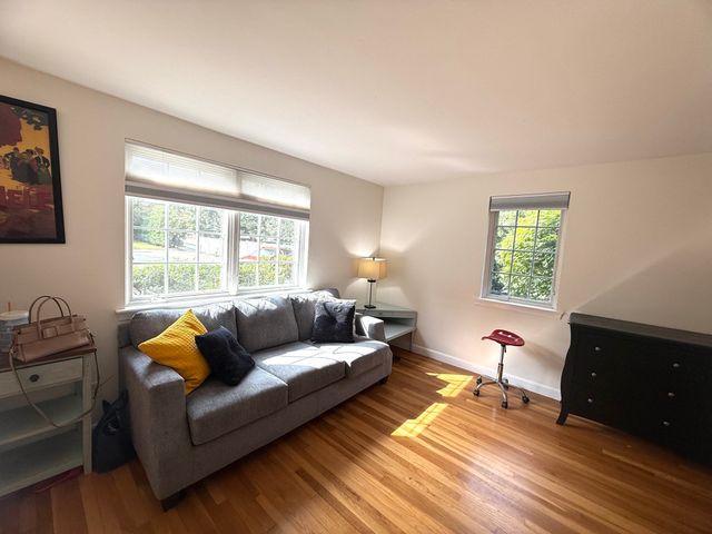 63 Linden St 1, Wellesley, MA 02482