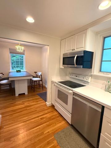 63 Linden St 1, Wellesley, MA 02482