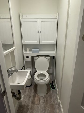 63 Linden St 1, Wellesley, MA 02482