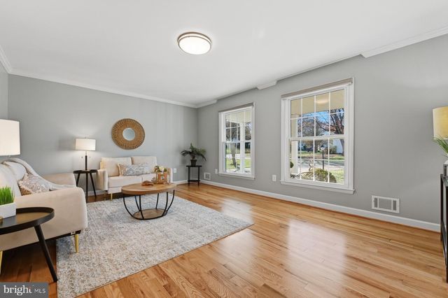 7867 CHESTNUT LEAF RD, Severn, MD 21144