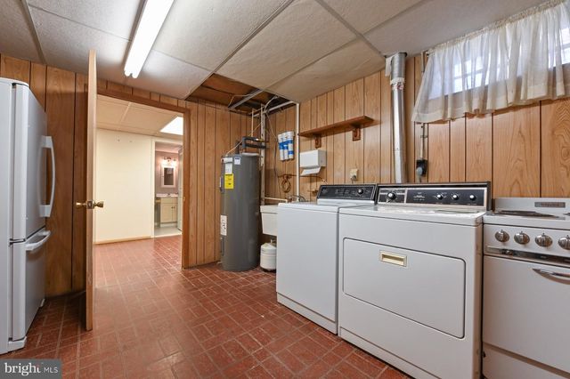 7867 CHESTNUT LEAF RD, Severn, MD 21144