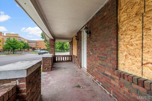 6842 Natural Bridge Road, Beverly Hills, MO 63121