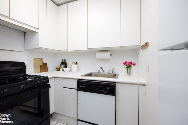 200 W 79th St Apt 7A, New York City, NY 10024