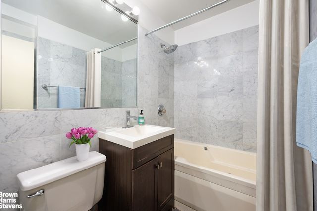 200 W 79th St Apt 7A, New York City, NY 10024