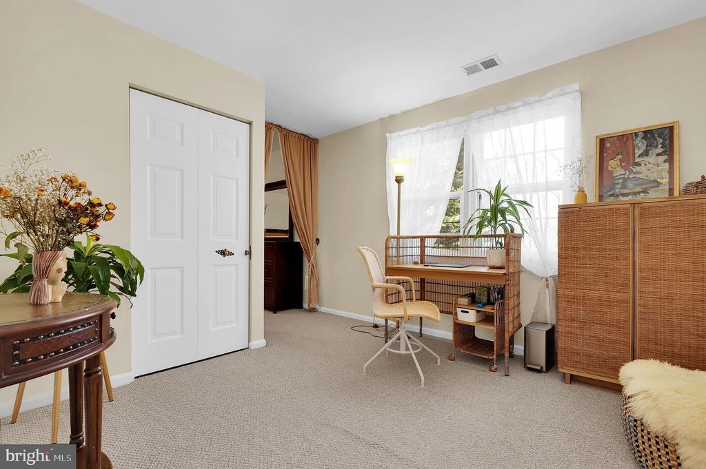 Image 14 of property listing at 19316 FRENCHTON PL, Montgomery Village, MD 20886