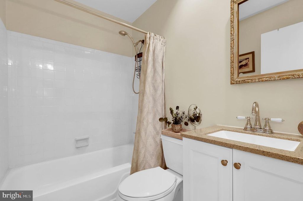 Image 20 of property listing at 19316 FRENCHTON PL, Montgomery Village, MD 20886