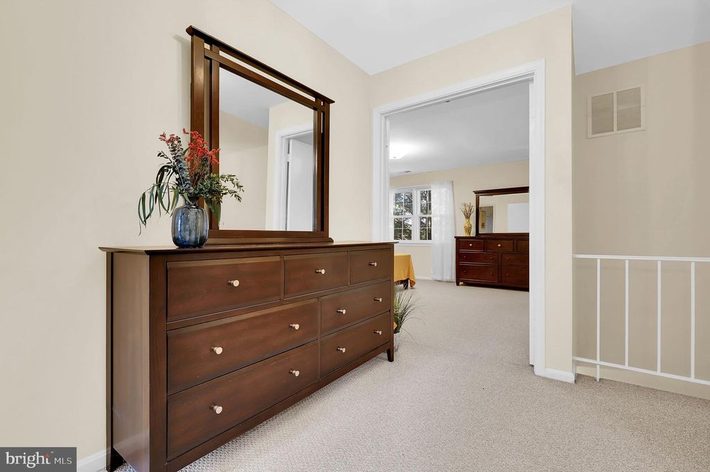 Image 21 of property listing at 19316 FRENCHTON PL, Montgomery Village, MD 20886