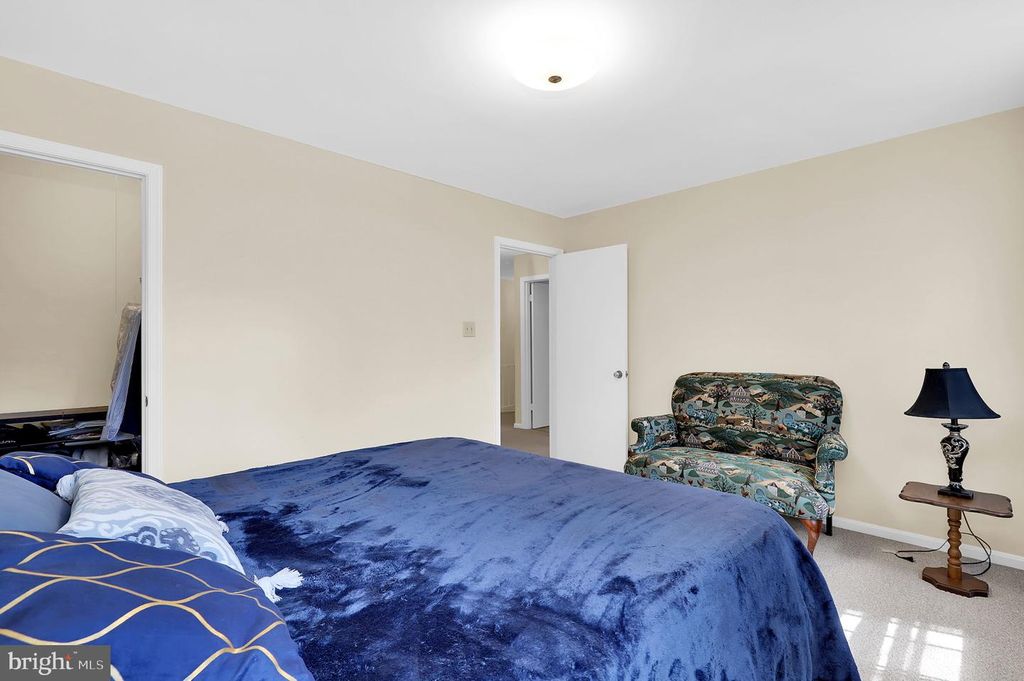 Image 24 of property listing at 19316 FRENCHTON PL, Montgomery Village, MD 20886