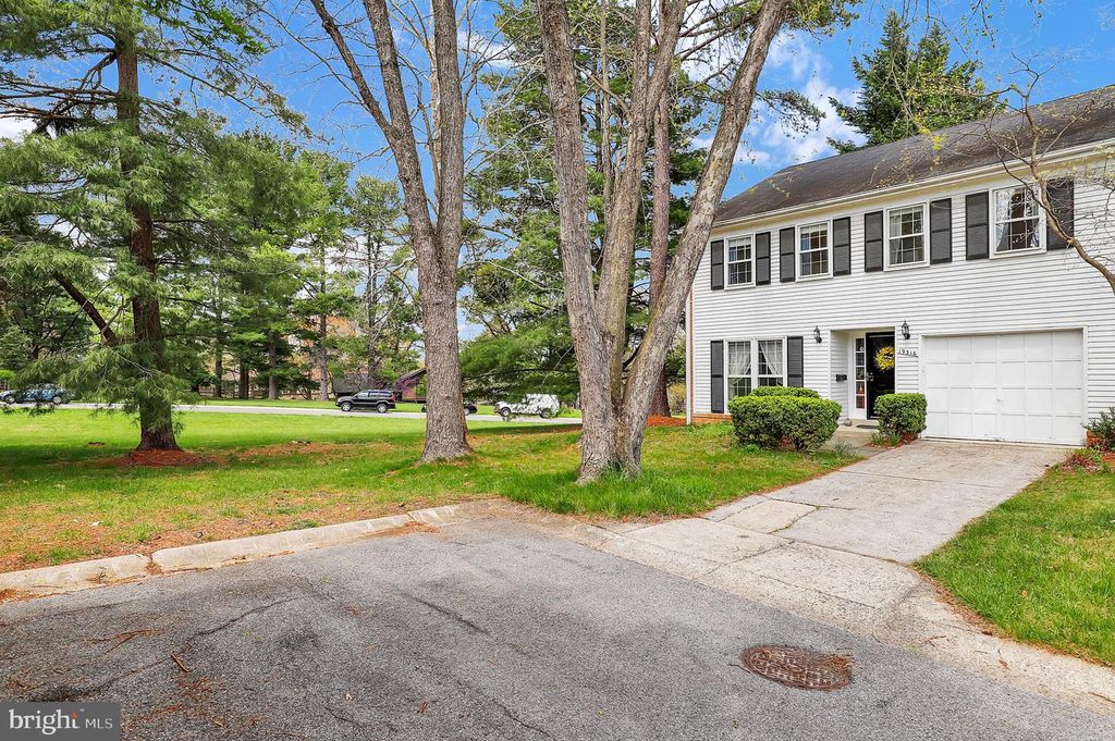 Image 28 of property listing at 19316 FRENCHTON PL, Montgomery Village, MD 20886