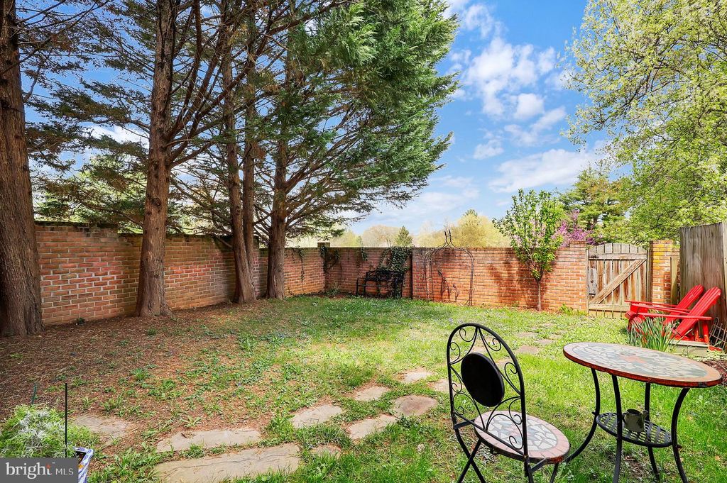 Image 30 of property listing at 19316 FRENCHTON PL, Montgomery Village, MD 20886