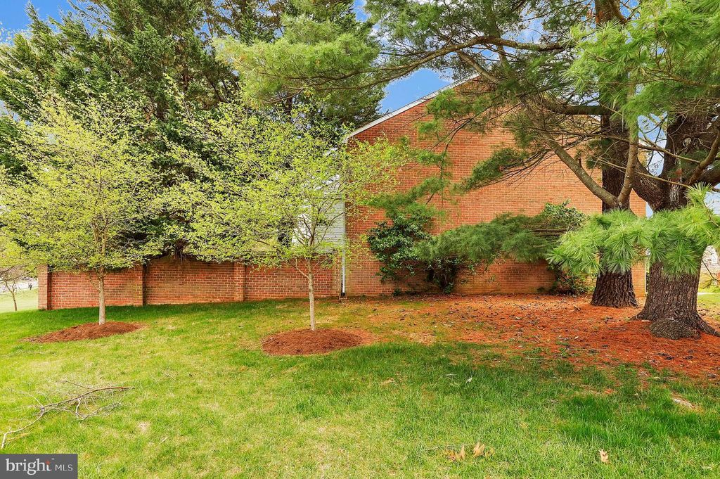 Image 35 of property listing at 19316 FRENCHTON PL, Montgomery Village, MD 20886