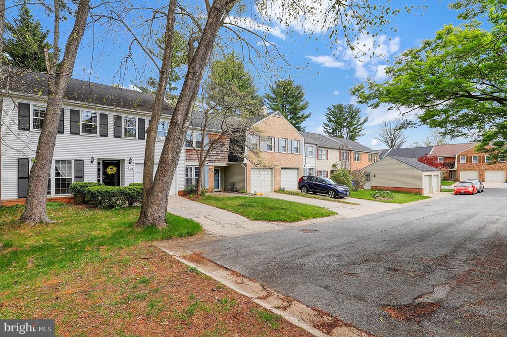 Image 37 of property listing at 19316 FRENCHTON PL, Montgomery Village, MD 20886