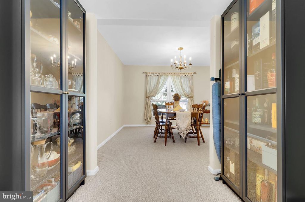 Image 7 of property listing at 19316 FRENCHTON PL, Montgomery Village, MD 20886