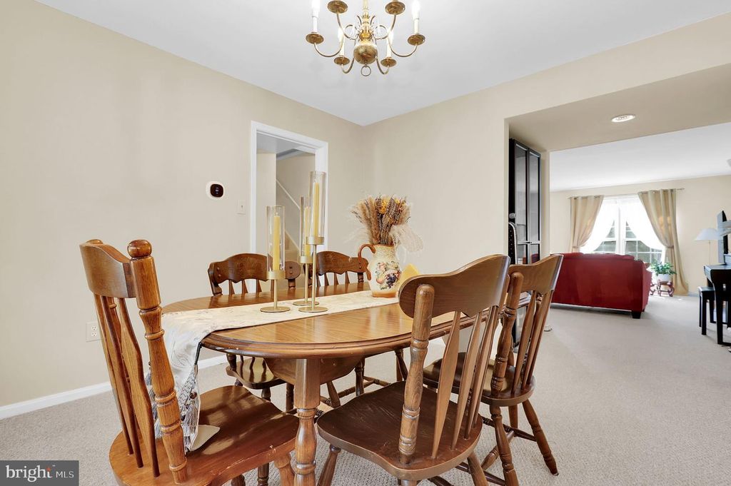 Image 8 of property listing at 19316 FRENCHTON PL, Montgomery Village, MD 20886