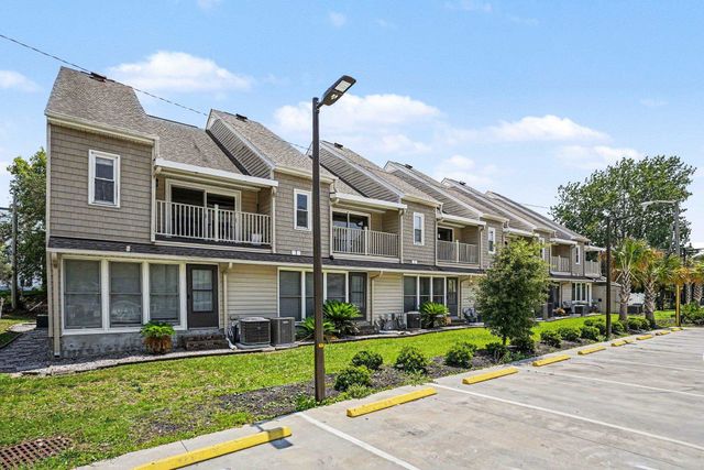 2010 Sand Dunes Dr Apt 103, Myrtle Beach, SC 29577