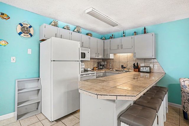2010 Sand Dunes Dr Apt 103, Myrtle Beach, SC 29577