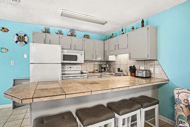 2010 Sand Dunes Dr Apt 103, Myrtle Beach, SC 29577