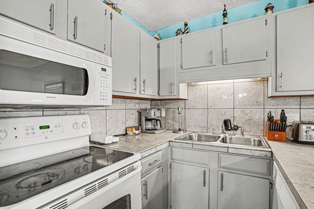2010 Sand Dunes Dr Apt 103, Myrtle Beach, SC 29577