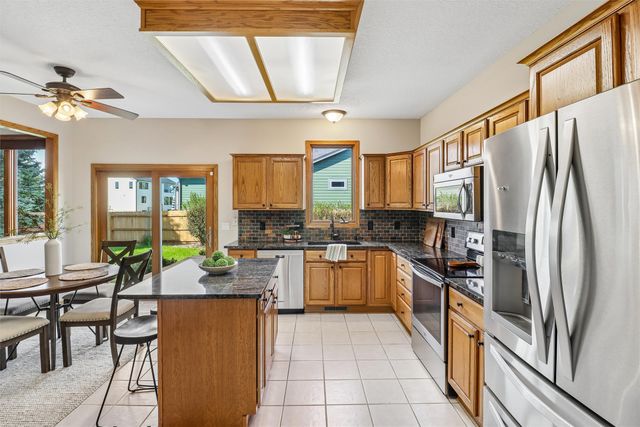 9001 Oakwood Drive, Urbandale, IA 50322