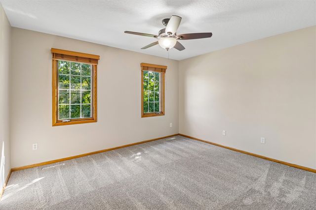 9001 Oakwood Drive, Urbandale, IA 50322