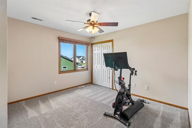 9001 Oakwood Drive, Urbandale, IA 50322