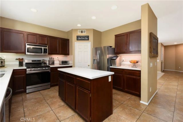 38236 Hermosa Court, Murrieta, CA 92563