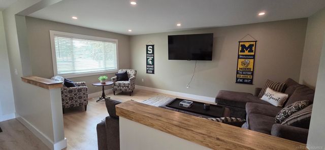5375 Babcock Road, Lexington Twp, MI 48450