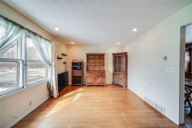 34 Evelyn Street, Gates, NY 14606