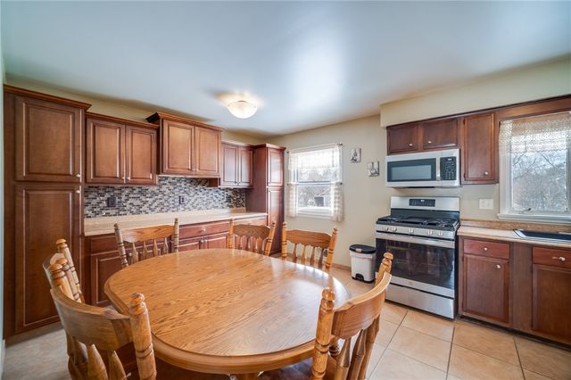 34 Evelyn Street, Gates, NY 14606