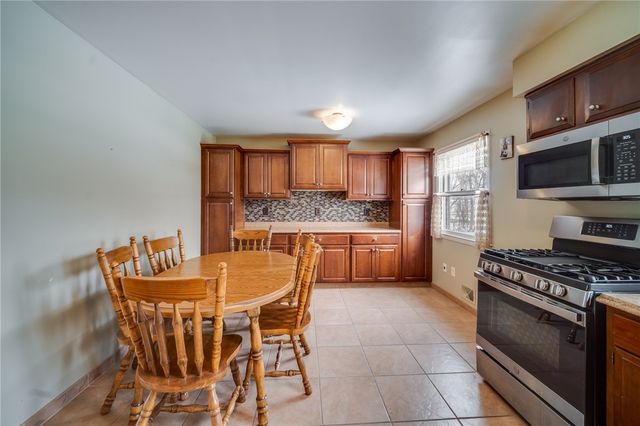 34 Evelyn Street, Gates, NY 14606