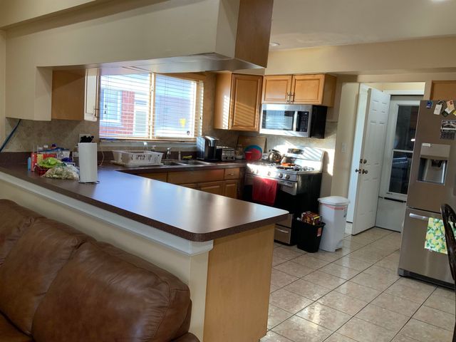 5036 Rockdale Court, Sterling Heights, MI 48310