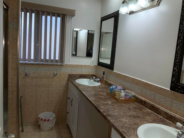 5036 Rockdale Court, Sterling Heights, MI 48310