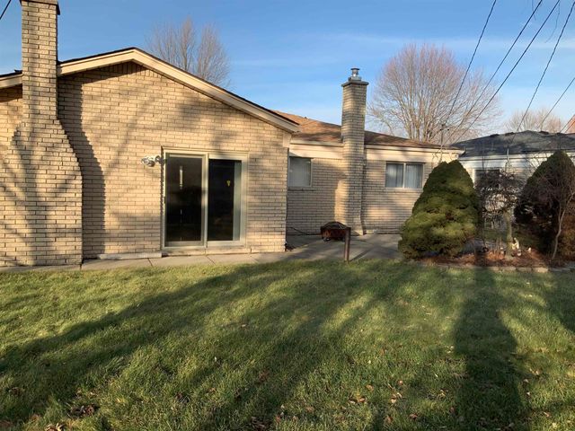 5036 Rockdale Court, Sterling Heights, MI 48310